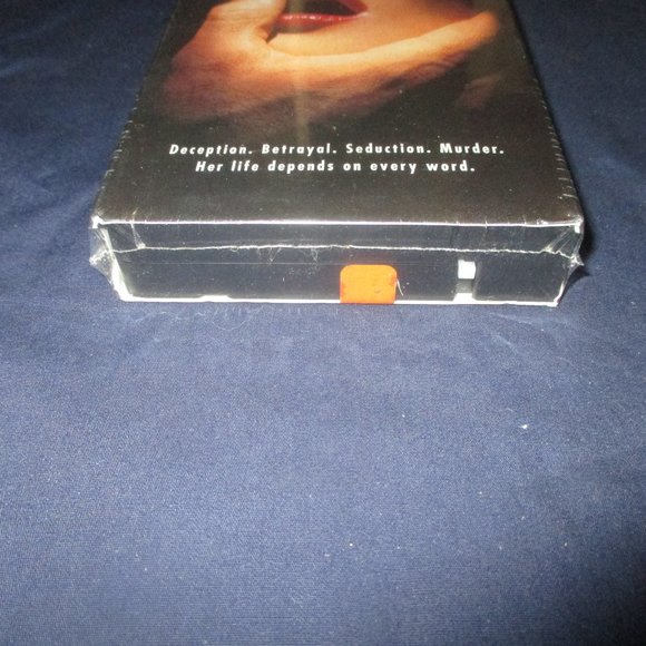 Whispers in the Dark (VHS, 1993, unopened) Annabella Sciorra, Jamey Sheridan - Picture 2 of 5